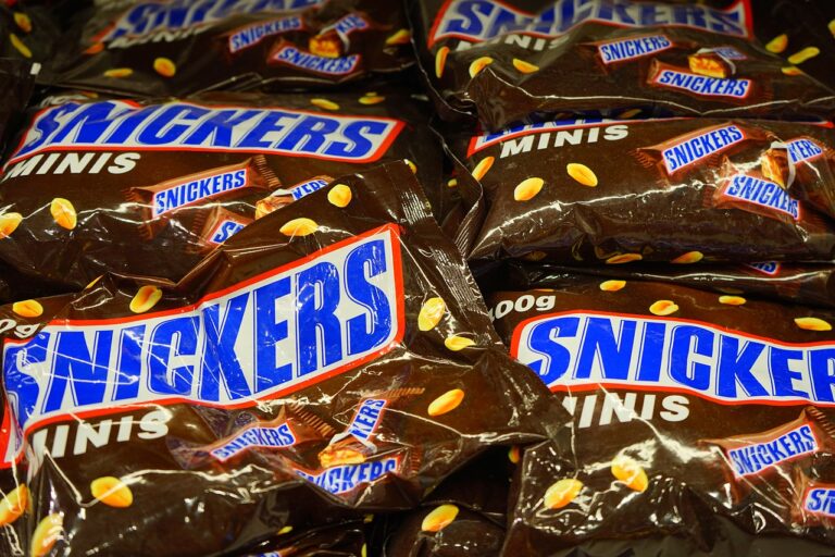 snickers, chocolate bar, chocolate-461898.jpg